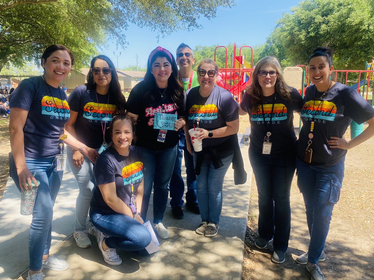 Thank you Mrs. Stent for all you do for our students and staff! <a href="/jaimie_meza/">Jaimie Meza</a> <a href="/TishGarcia2ndDL/">Tisha Garcia</a> <a href="/Marce19608017/">DelRio_Marce</a> <a href="/ajwillia21/">Ajwillia21</a> #Fishertigers #fisheres