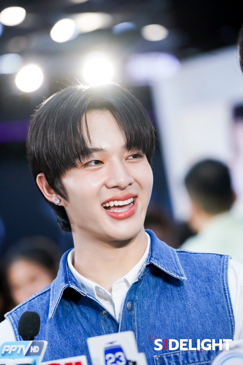reason702's tweet photo. น้องนิวหยิบมาใช้แล้ว 😊
ใส่แล้วน่ารักมากเลยค่ะ 🩷
🪄🐇 " Abracadabra "
#NuNew https://t.co/AY8GdookwL
