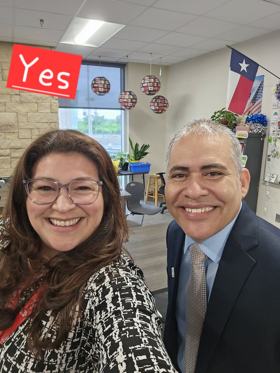 MeEstrello tweet media