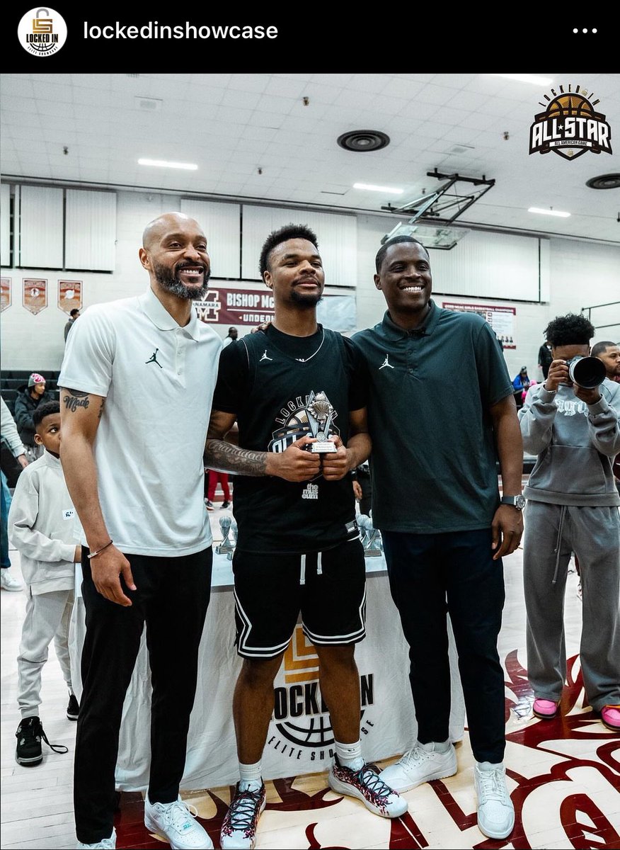 DMVSA1's tweet image. MVP kinda night🏀🔥💯
@chii4k_ 
@LethalShooter__ 
@TheRealBdotInge