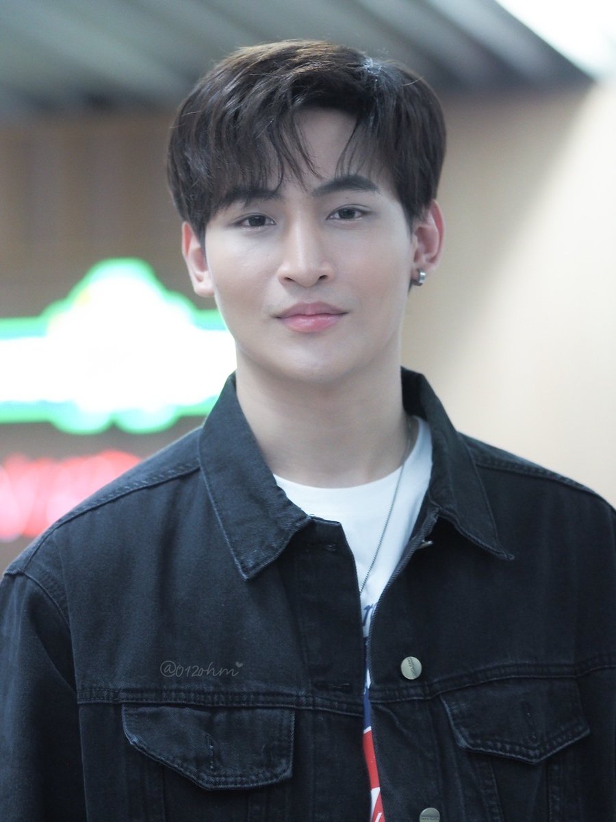 ไว้เจอกันใหม่นะครับ​ หลังจากนี้น่าจะไม่ได้เจอกันอีกสักพักเลย​ รอบก่อนไม่ได้เจอกัน​ 8 เดือน​ รอบนี้อย่านานขนาดนั้นเลยนะ​ ใจมันจิขาดดังปุดดดดดดด

#OhmThitiwat
#CentralDenimxOhm