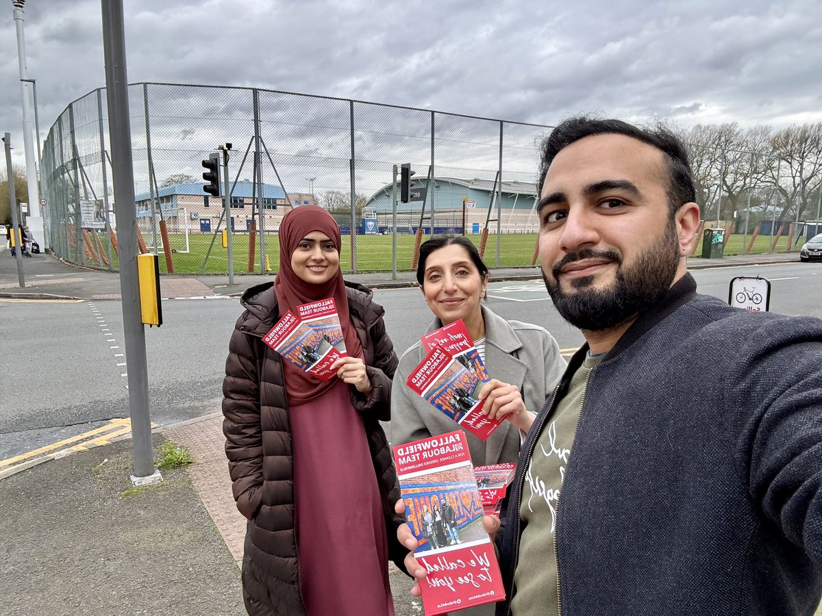 Community spirit and positive vibes from residents in Fallowfield today with @Esha4MossSide @AliRIlyas and @JadeDoswelll 
@McrLabour #LabourDoorstep #fallowfield #VoteLabour