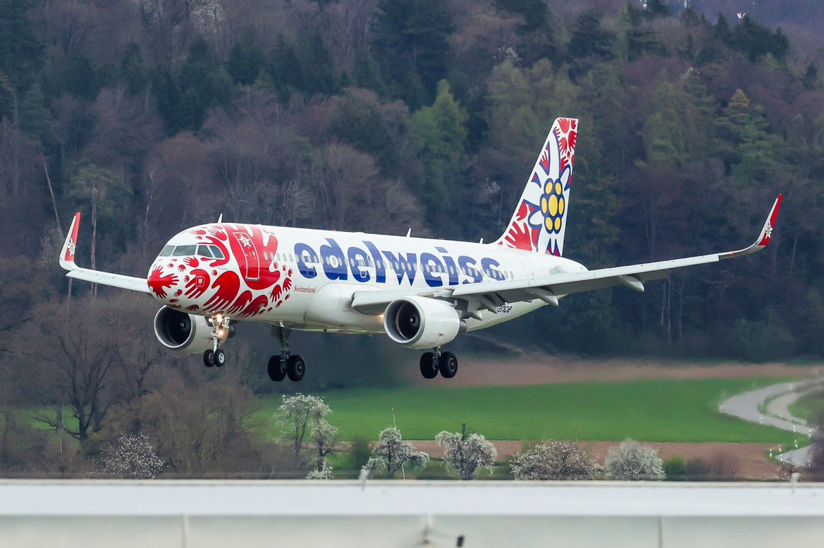 #EdelweissAir HB-JLT #A320 with Help Alliance Livery arriving at #ZRH #Zurich 🛬🇨🇭