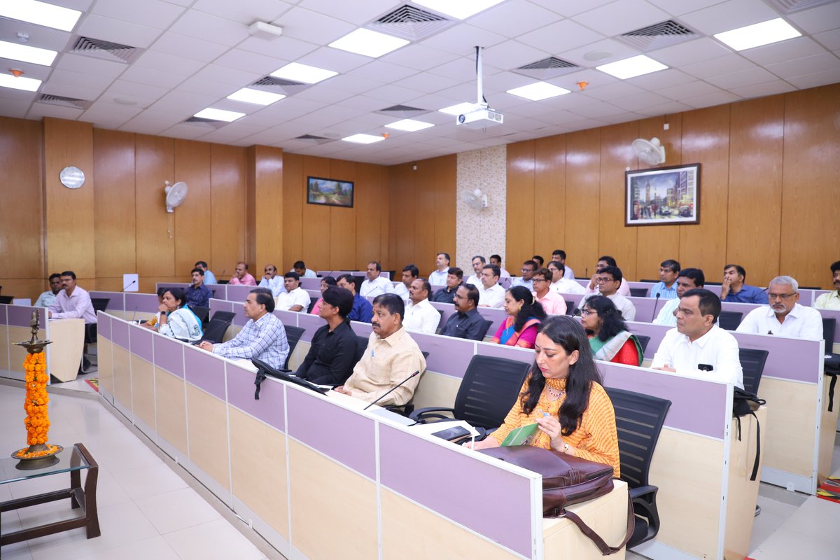 A ToT on Promoting Safety & Health for all was organised by DTNBWED & ILO jointly for officers of DTNBWED, VVGNLI, DGMS, DGFASLI  & Trade Unions at VVGNLI. It was inaugurated by Colonel Neeraj Sharma, DG of DTNBWED & Sri T.Kawakami Sr. Specialist, OSH ILO DWT was also present.