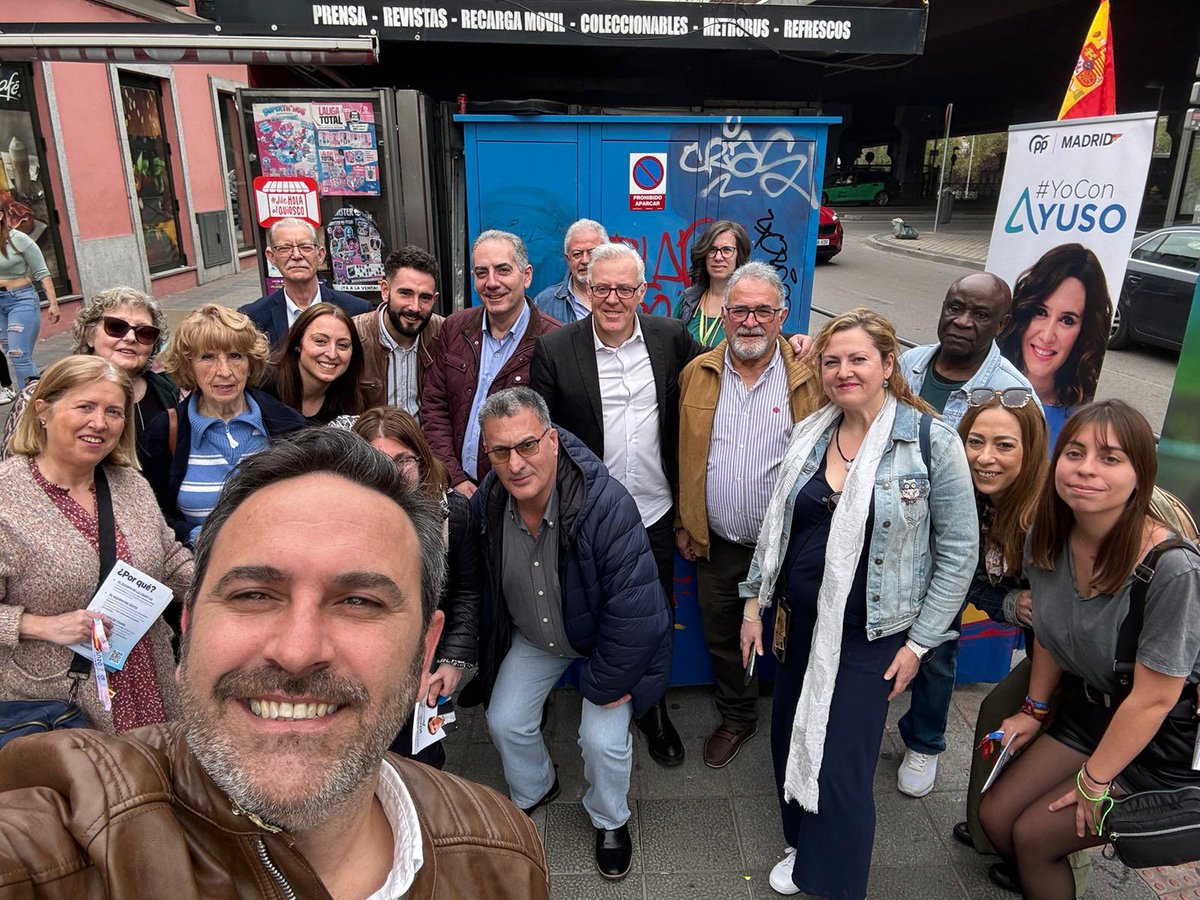 PPteVallecas's tweet photo. 🅿️🅿️ Arrancamos la campaña de afiliación en el distrito de @PPteVallecas. El apoyo de nuestros vecinos, es nuestro mayor compromiso.
🔵🔈Únete al #EquipoAyuso Únete al #EquipoAlmeida Únete a #pptevallecas
#distrito13
#puentedevallecas
#vallecasgana https://t.co/4HhgU9ltUx