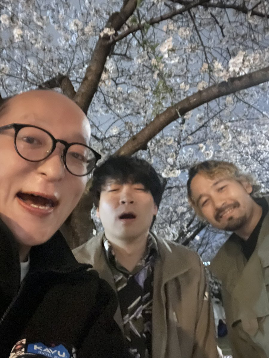goastention's tweet photo. いつもお世話になっている方々とお花見できました！！

毛根も感謝しています！

明日の堂山ダイアゴナル是非お越しください！！

毛根も喜びます！ https://t.co/ZdApTvRpld