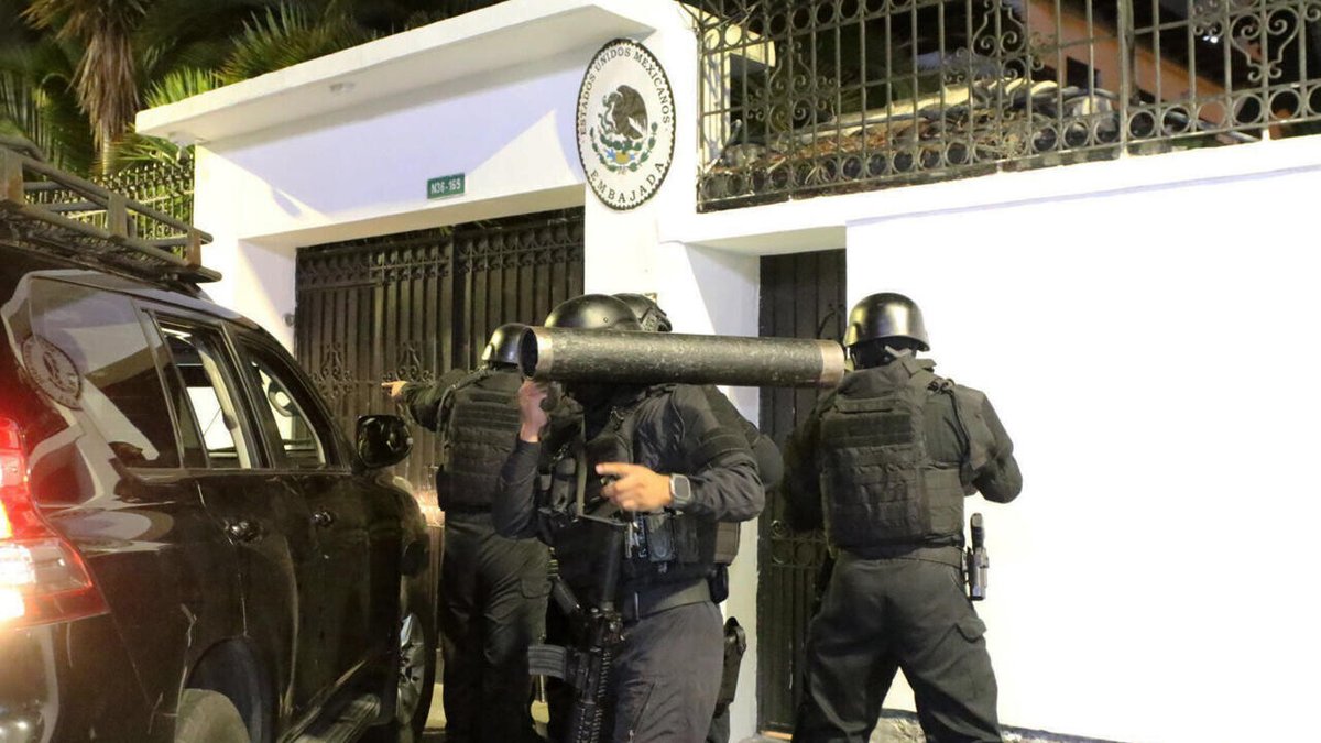Mexico breaks diplomatic ties with Ecuador after police storm embassy in Quito ➡️ go.france24.com/l3k