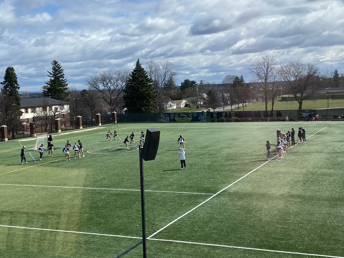 Nearing faceoff time for @LeMoyneWLax vs. Delaware State. Bright ☀️ today at Teddy G‼️ #GoDolphins #PhinsUp 🐬🐬🐬