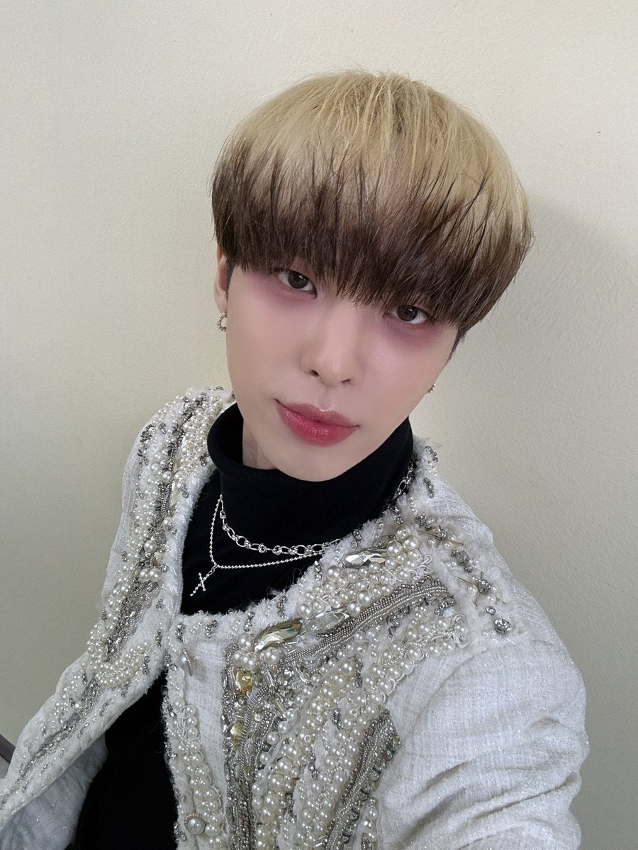 픽스 덕분에 행복했어💙 낼두 화이팅!!😘

#CIX #FIX #BX #이병곤 #병곤 #평픽사💙