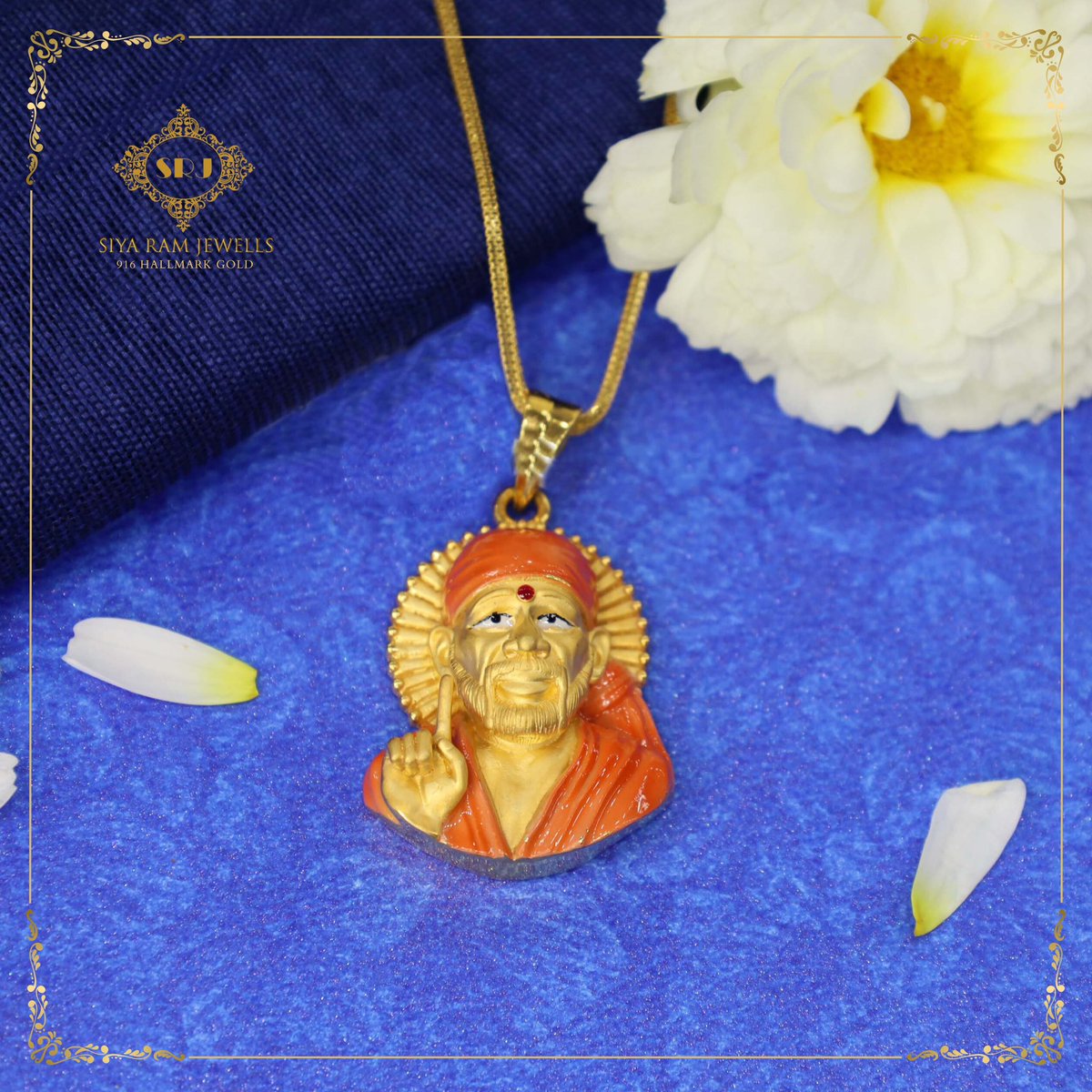 Seek the golden blessings of Devine✨
.
.
#jewellers #jewelryaddict #gold #trending #devotion #pendant #delhi #fashionstyle #god #siyaram #godpendant #omsai #devine #golden