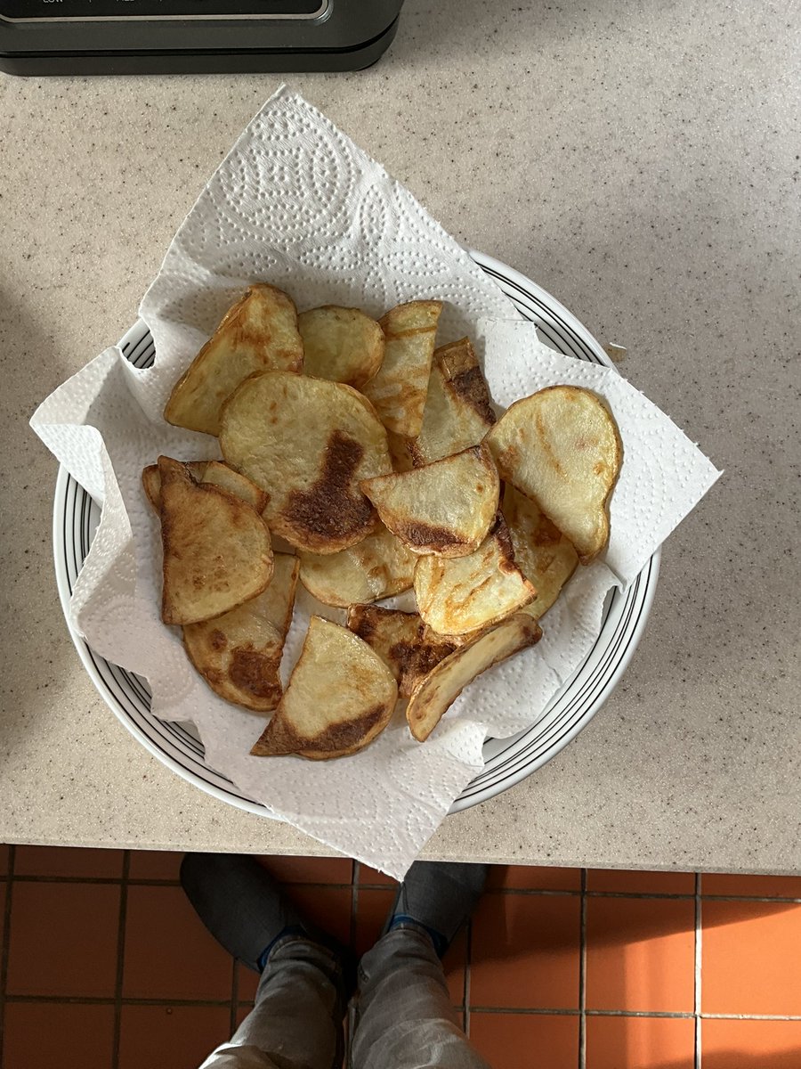 Making my own crisps today. When Walkers see this they’ll shit themselves. I reckon they should just give up now.