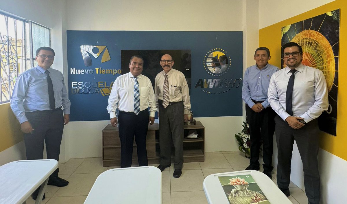 NuevoTiempoPeru's tweet photo. ⛪️ Inauguración de espacio Nuevo Tiempo en la iglesia central “El Pacífico - Tumbes B, de la Misión Peruana del Norte. 💛

🔵 Con la grata presencia de líderes de nuestra iglesia, Radio Mundial Adventista y Nuevo Tiempo Perú.

🙏🏼 ¡Gracias Señor porque tu obra no se detiene! https://t.co/whEFKwccGq