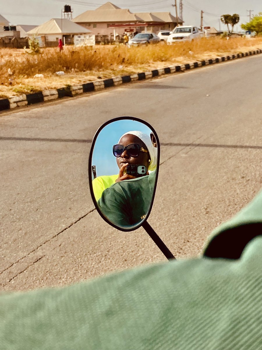 jaemeemar's tweet photo. Mirror mirror on the bike #iphonephotography #phonetography https://t.co/c1Qq75E8Ro