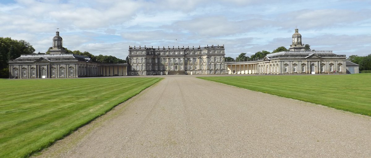 Hopetoun House in central Scotland with 44 large images in walk round order - flickr.com/photos/1515244…