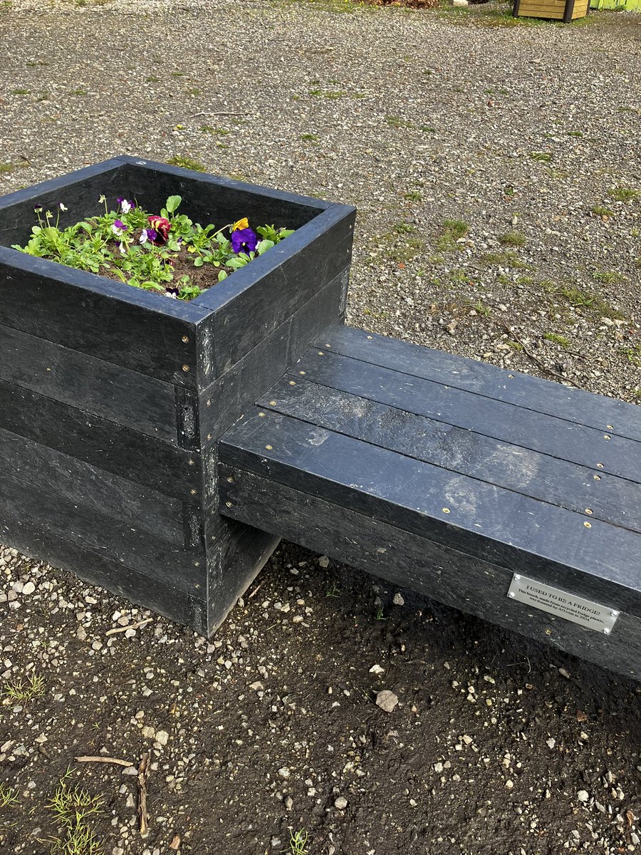 LadybarnFriends's tweet photo. Take a look at this! Donated by @ao the online appliance retailers. Made from a recycled fridge! This bench/planter arrived in our park on 2 April many thanks to @ao this is 1 of 5. #recycle
#DontFlyTip #ClimateAction @MCRparks_ @ky1iew @JMouncey @MCCWithington @MCCBurnage https://t.co/cBteeWiNNJ