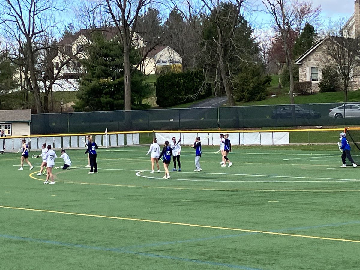 ⁦@Emmausgirlslax⁩ taking on Kennett this morning 9-3 Kennett with 1 quarter to go