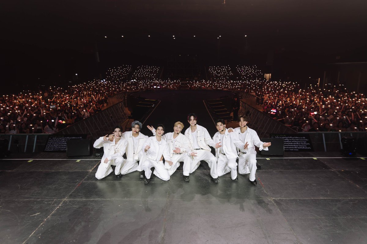 bbil1ypn's tweet photo. Dream comes true ! 
I felt love today with all of you.
Thank u so much. I really had a great moment with everyone.Hope you enjoy with our shows. I love you all very much. Stay safe &amp; See u soon my love รักนะ🤍
#bbil1ypn #star1ight 
#มีลางสังหรณ์ว่าจะหลงป่า https://t.co/wLkqNDlTi2
