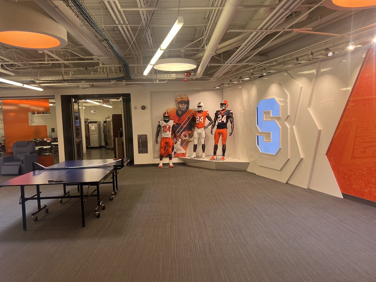 FocusMilledge's tweet photo. We made it safely to @CuseFootball practice!! Great environment! #cthsfb @Hashim_jones #cprep https://t.co/ibLZDw0BGW