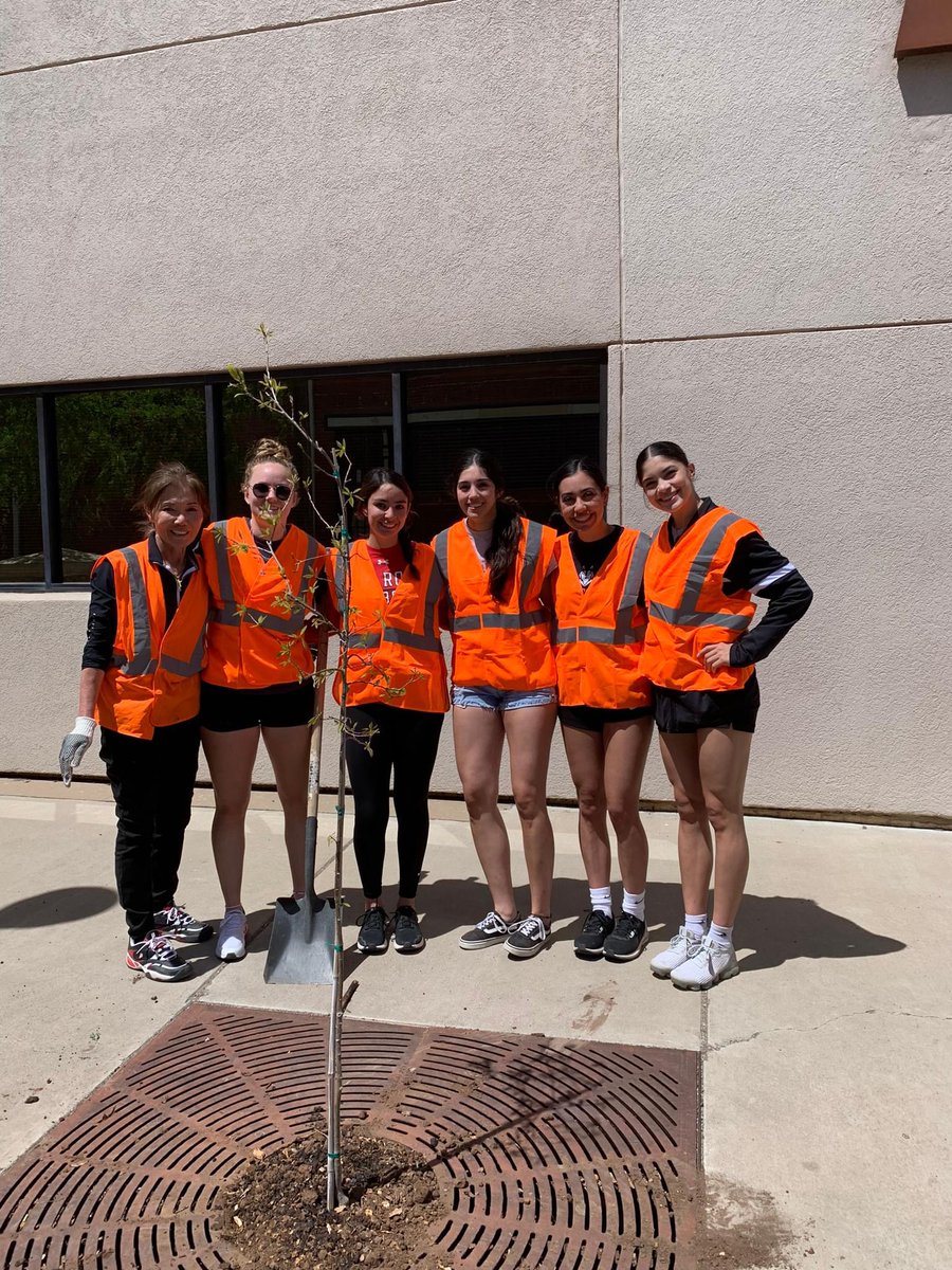 Sul Ross State Women’s Basketball (@srsu_wbb) on Twitter photo 💪Helping keep Alpine beautiful
➡️The SRSU women's basketball team helped collect 270 pounds of trash. 💪Helping keep Alpine beautiful
➡️The SRSU women's basketball team helped collect 270 pounds of trash.