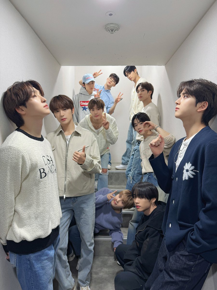 IST_THEBOYZ's tweet image. [📸] 더보이즈 오늘의 팬사인회, 팝업스토어 방문 완료✨ 더보이즈의 비타민 더비💊 더보이즈만의 판타지가 담긴 PHANTASY POP-UP STORE 많이 놀러 오세요❤️‍🔥

#THEBOYZ #더보이즈