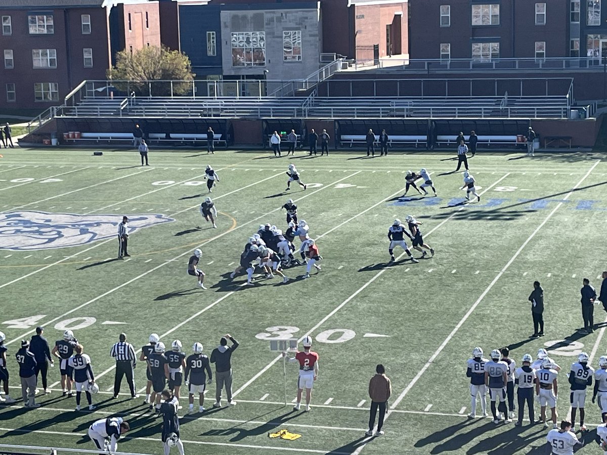 An outstanding morning at the SellickBowl🏈. We used to call this “Scrimbo with Benbow”. In honor of @ButlerUFootball Great and HOF Don Benbow. 🙏@ButlerAthletics enjoy the rest of the weekend. Go Dawgs!