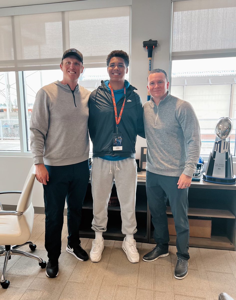 #AGTG After a great visit and conversation with @CoachPotter73 and @Coach_SD I am blessed and thankful to have received my 7th Division 1 scholarship offer to Boise State University!!! @BroncoSportsFB #BleedBlue