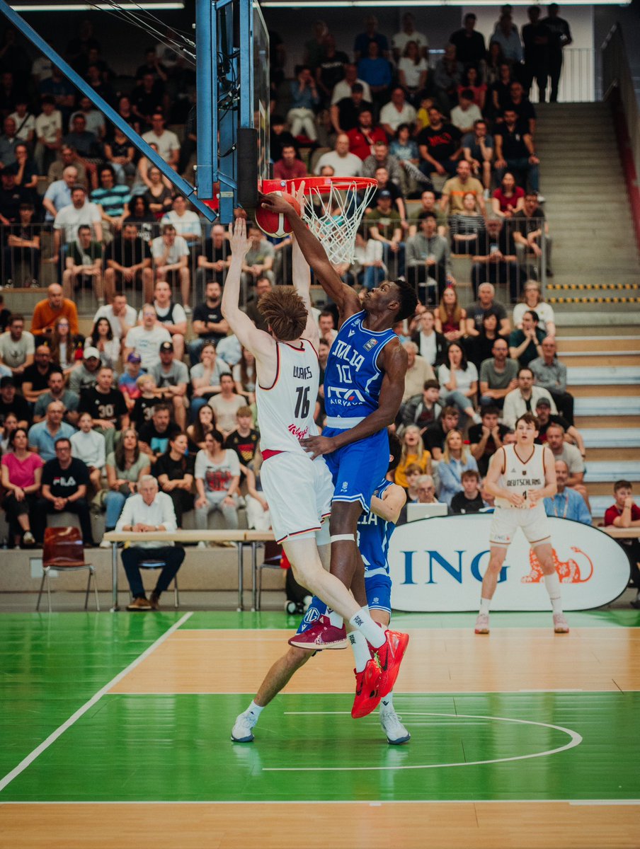 Italbasket's tweet photo. Mannheim dump 🎞💙

#Italbasket | #BeyondHoops #AST24 #AST https://t.co/YxILGIWNO3