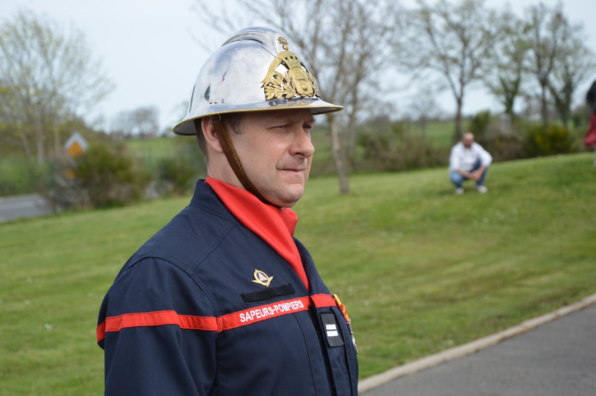 𝗣𝗮𝘀𝘀𝗮𝘁𝗶𝗼𝗻 𝗱𝗲 𝗰𝗼𝗺𝗺𝗮𝗻𝗱𝗲𝗺𝗲𝗻𝘁 👨🏻‍🚒

L’adjudant Alexandre Germain succède au lieutenant Philippe Guillaumin et devient le chef du Centre de Secours de Néris-les-Bains.

#sapeurpompier @Pompiers03 @philippe_sansa