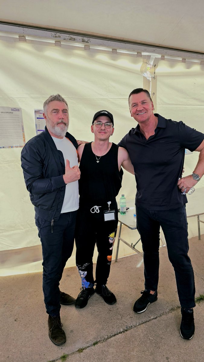 Qué honor y qué barbaridad el poder entrevistar tanto a Vincent Regan (GARP) como a Craig Fairbrass (ZEFF). Dos auténticas bestias, muy simpáticos y divertidos. He sido un niño encima del escenario pudiendo hacer esto posible♥️ Viva One Piece🏴‍☠️ #OnePieceLiveAction #ONEPIECE