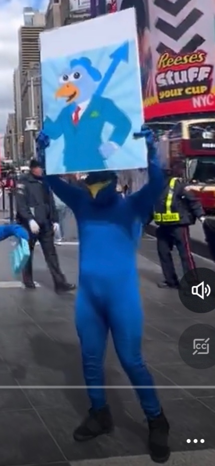 microcoq's tweet image. We want to thank @RoostCoin for promoting $MICRO!!

#BaseChain #Avaxmemecoin #ROOSTARMY #microcoq #memecoin