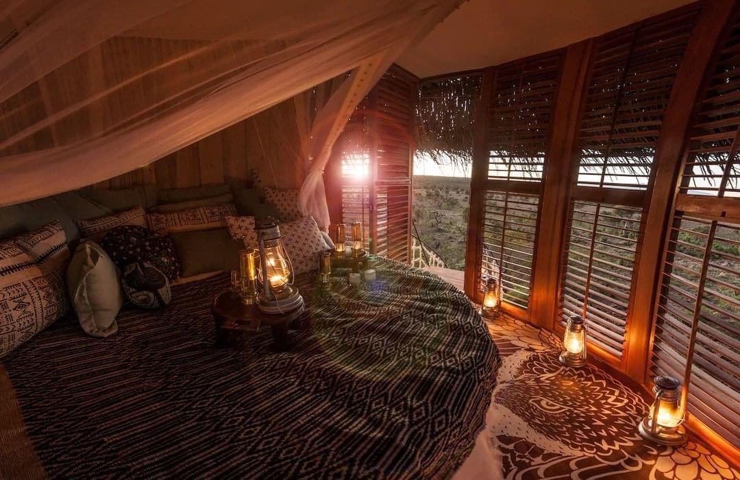 This is Kenya, Nanyuki !! DoubleTap ..You can now sleep in an incredible bird’s nest overlooking the African wilderness at Nay Palad Bird Nest Part of the Segera Retreat .. Tag someone who should visit here with you 😎😎 . . . . . #safari #africa #wildlife #travel #nature