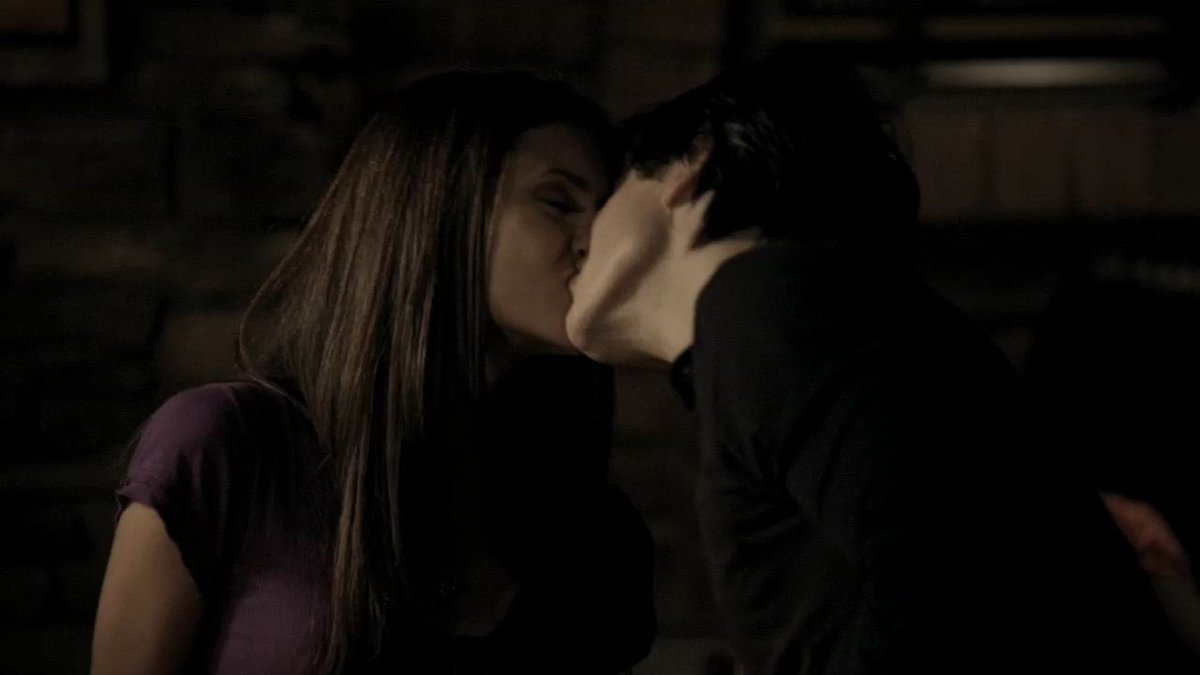 multidelenas's tweet photo. this is me with delena from the vampire diaries. https://t.co/kQlQTUc6iU