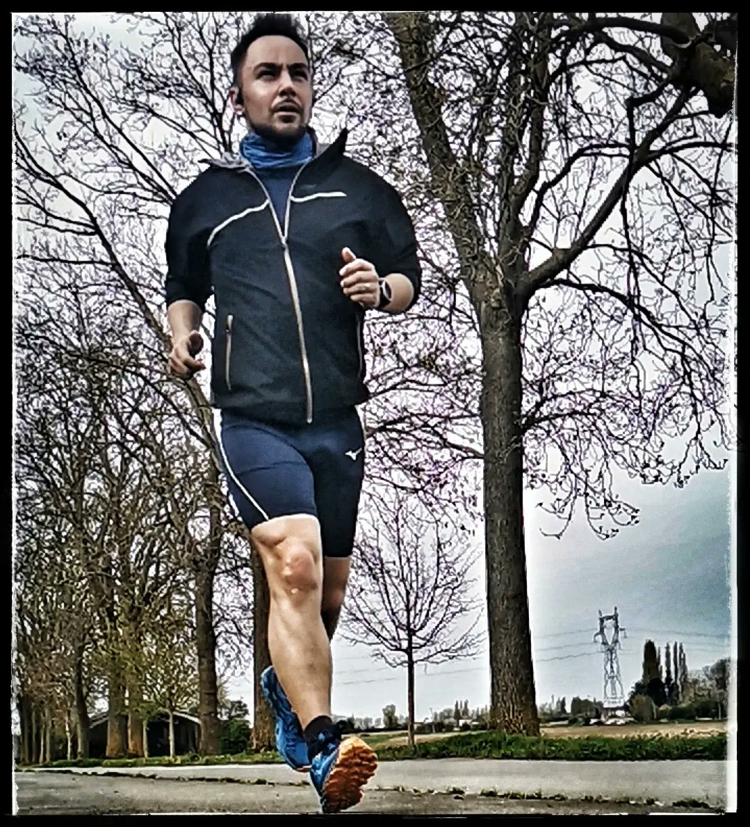 soanito's tweet photo. Pas facile ce matin
Peut être le sommeil, mais pas le mental qui m'a permis de mettre les Bouchées double le long du canal.
Dans le rouge tous le Run !!
#running #runner #trailrunning #runnerworld #run #runningman #runnerlife #Strava #instarun #ラン #ランニング #correr #trail https://t.co/cKuuIe79qF