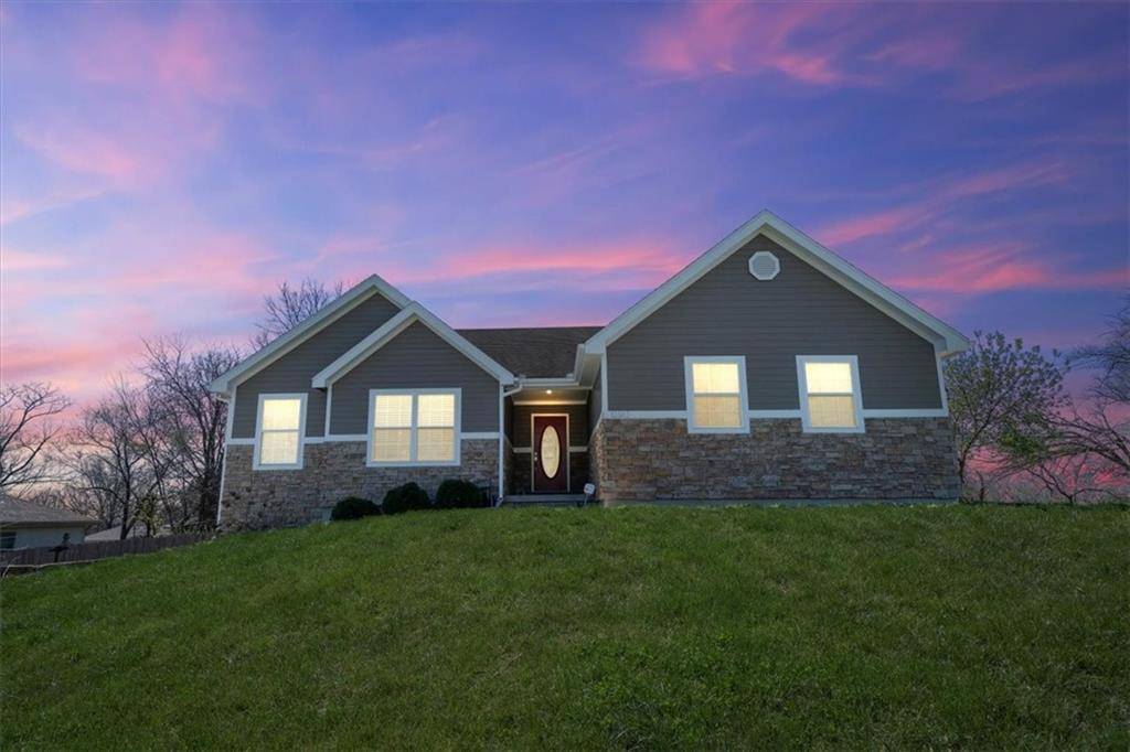 janainkc's tweet photo. ✨✨ OPEN HOUSE ALERT ✨✨
📍13663 Barber AVE, Bonner Springs, KS 66012

Get all the details ➡️ https://t.co/orrO2mUKXt

Listed by: Jana Jeffery | 8168823970
Royal Fox Network powered by Real Broker, LLC

7300 W 110th St, Ste 700, Overland Park, KS 66210
785.329.9077 https://t.co/1cWABv2K3Q