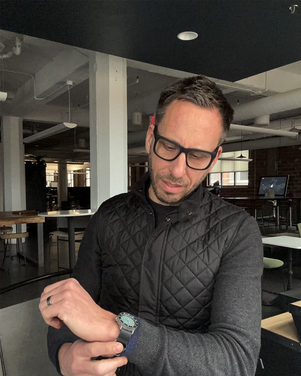 venturianusa's tweet photo. Not your typical looking watch. The blue Daytripper on black leather is original, bold and different by design. 

#watches #watchesofinstagram #titaniumwatch #solarwatch #microbrandwatch #venturianlife #menswatch #38mm https://t.co/TMuZCSLmoR