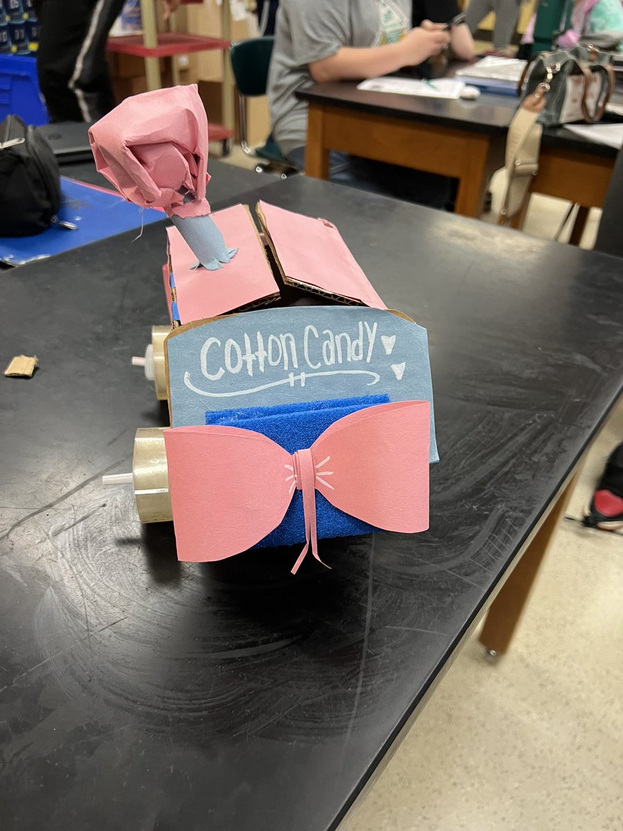 MrsFScience's tweet photo. It was an Eggcellent day for a car race!
Great way to use our Essential Question “How to make a Car Safer” #therewereaomeeggsharmedinthisexperiment #integratedscience #Rollcougs  #deeperlearning @ConnerHigh @Boone_County @jpetersi92 @HoganGolfAcad https://t.co/W8Ay1fs9VF