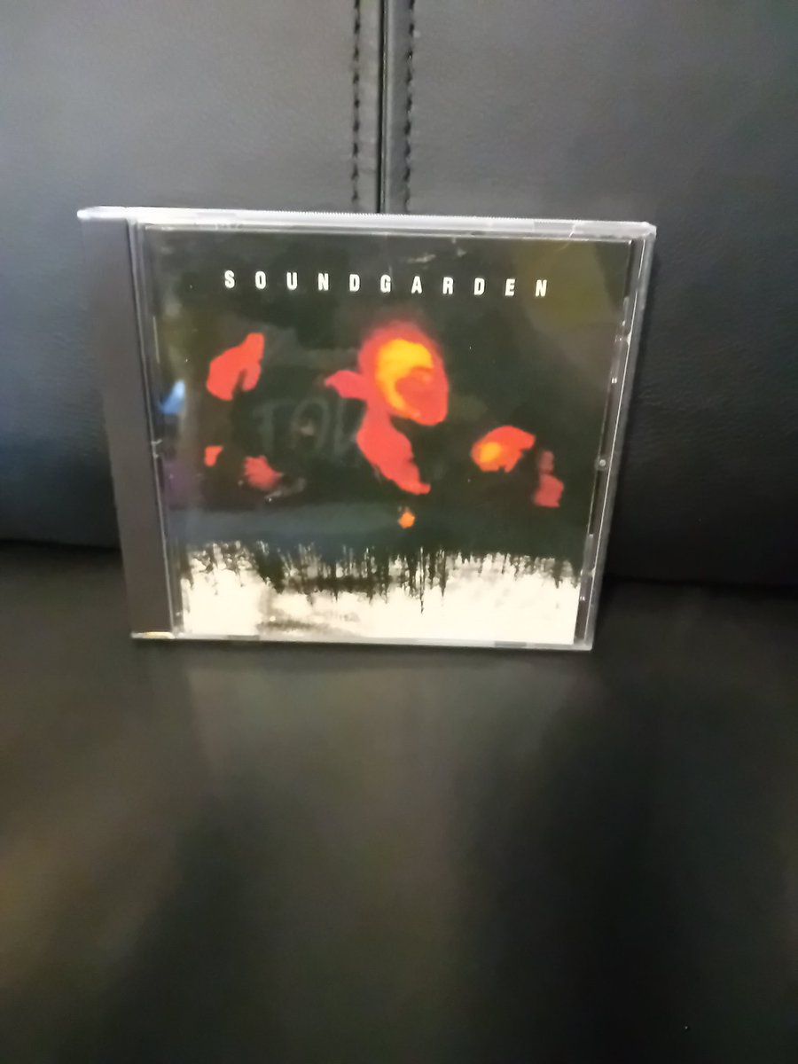 Superunknown 🤘
#Soundgarden
#NowPlaying️ 
Have a great day/night everyone 😀