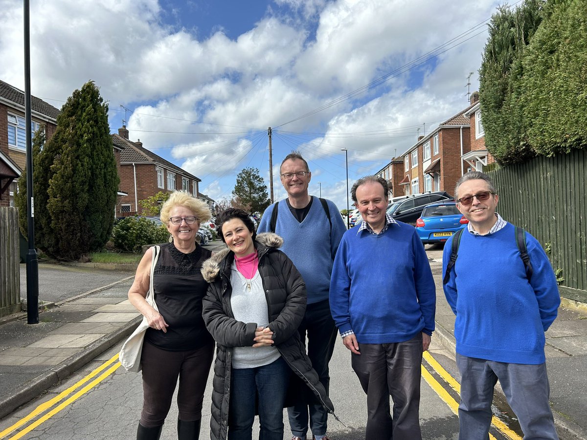 Thank you 🙏 team Westminster and team Kent joining the campaign in #Woodlands & #Bablake On a nice warm windy day. @andy4wm @rsimpson418 @MichelleLowe14 @RogerGough2 @StevenKeough1 @CllrPeteMale @CllrGaryRidley @BCMosterman @MrTomMercer