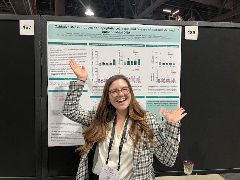 Interested in #placenta #physiology? Today @JordanGardner95 will present her poster at 5:15 pm at #APS2024 - please stop by, Jordan would 💕 sharing more about her PhD work. #WomensHealthResearch @RebecCunningham