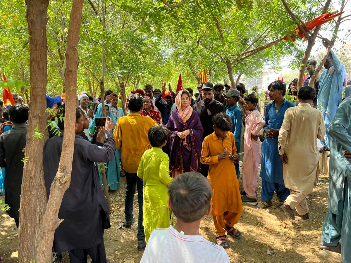 Madad_Khan7's tweet photo. صدر PPP منارٹی ونگ کراچی ڈویزن 
@MattoMushtaq 
نائب صدر پی وائی او سندھ ایم پی اے 
@RoomaMatto 
نے ضلع بدین سے پیدل #ہنگلاج_بلوچستان #نانی_ماں_مندر جانے والے قافلے کا استقبال کیا اور تمام شرکاء کا کھانا کھلایا 
@BBhuttoZardari @MediaCellPPP  @PPP_Org https://t.co/ygkga6afNC