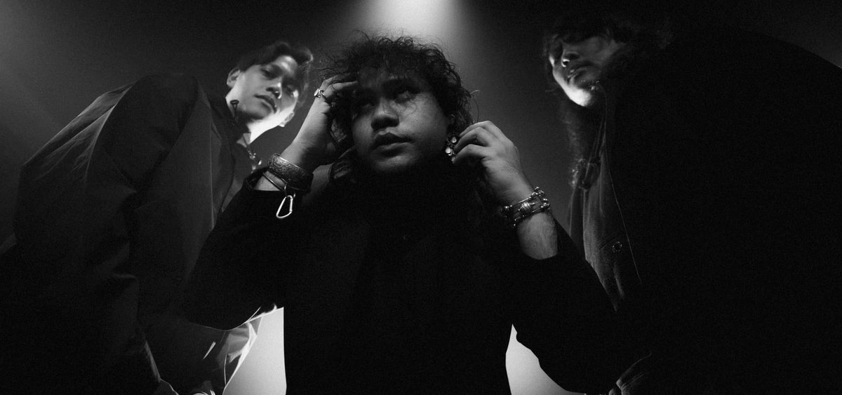 SUBJECTS tweet media