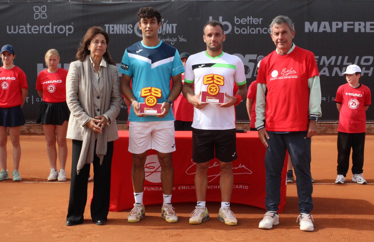 EmilioSanchezBn's tweet image. Challenger Emilio Sánchez Academy by Waterdrop. Organizado por @FundacionESV con el apoyo de @RFETenis
🎾🎾CAMPEONES DOBLES
Oriol Roca &amp;amp; Dani Rincon 
@RFETenis
