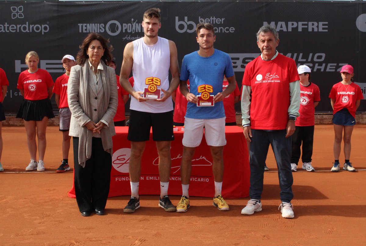 EmilioSanchezBn's tweet image. Challenger Emilio Sánchez Academy by Waterdrop. Organizado por @FundacionESV con el apoyo de @RFETenis
🎾🎾CAMPEONES DOBLES
Oriol Roca &amp;amp; Dani Rincon 
@RFETenis