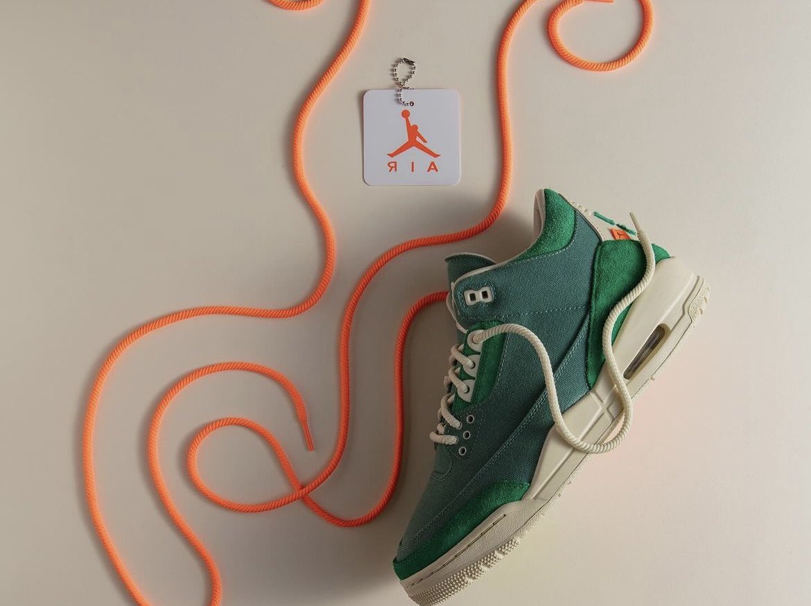 dadeasskickz's tweet photo. CLOSER LOOK at @ninachanel AIR JORDAN 3 👀 https://t.co/vNVwiCSQ8j