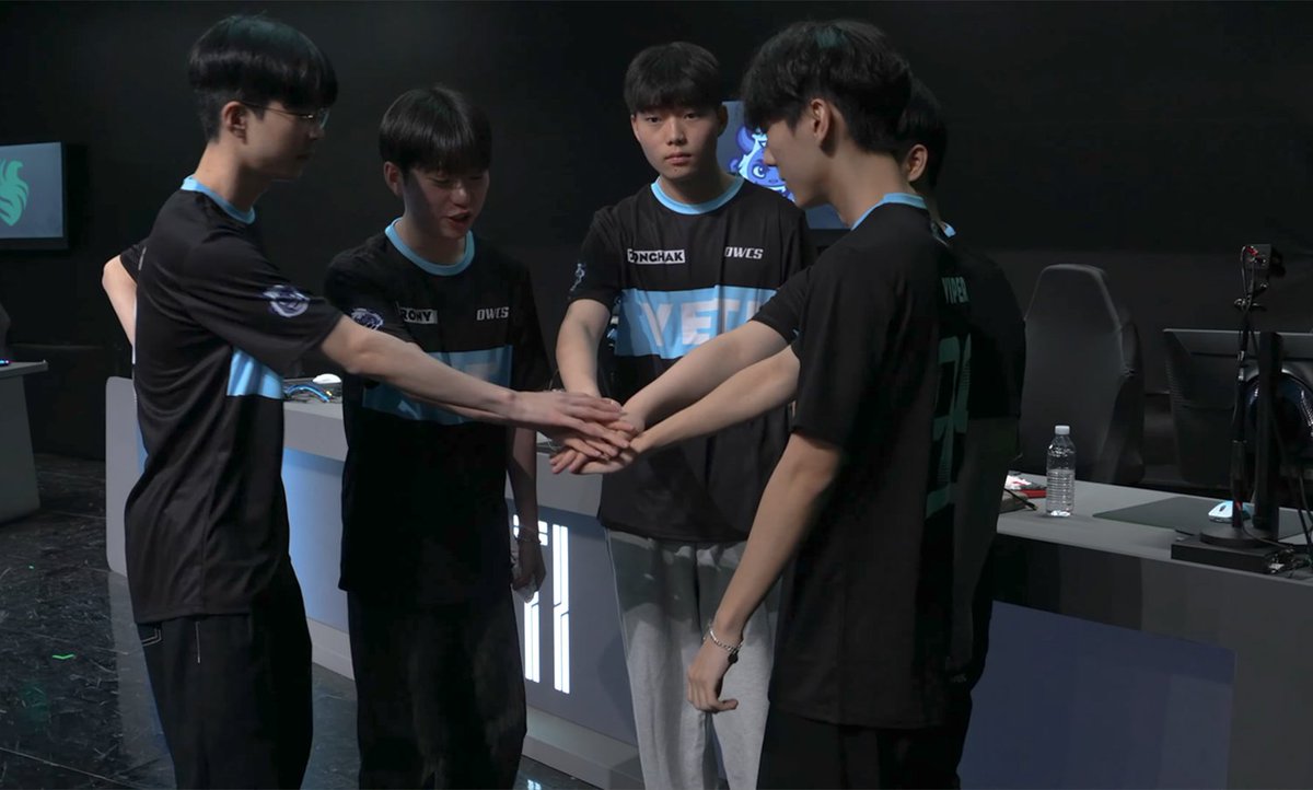 안녕하세요 YETI 입니다!

정성 가득한 유니폼을 많은 팬분들께서 직접 제작하여 선물해주셨습니다! 👕
 
제작 해주신 당근, 츄츄, 류찐, 아태, 호랭, 돌장미님 모두 진심으로 감사합니다.

내일 진행하는 경기에서 꼭 승리로 보답하겠습니다!
항상 감사합니다.