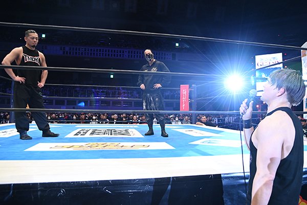 YOH sustained an injury that ended his IWGP Junior title bout barely after it got underway- but Kosei Fujita and DOUKI didn't let SHO escape unscathed! #njSG report: njpw1972.com/174192 Watch the replay! watch.njpwworld.com/details/41719?… #njpw
