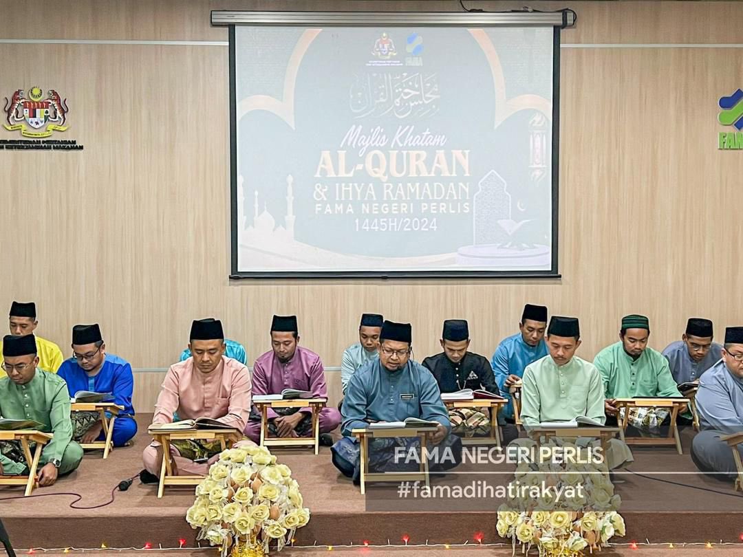 PerlisFama's tweet photo. 5 April 2024 |  Program Sentuhan Kasih Ramadan FAMA yang bermula seawal pagi dengan Majlis Khatam Al Quran yang dipimpin oleh  Al Fadil Ustaz Ahmad Sirajuddin bin Abdul Satar, Imam Besar Negeri Perlis. https://t.co/6SZsqGAH1I