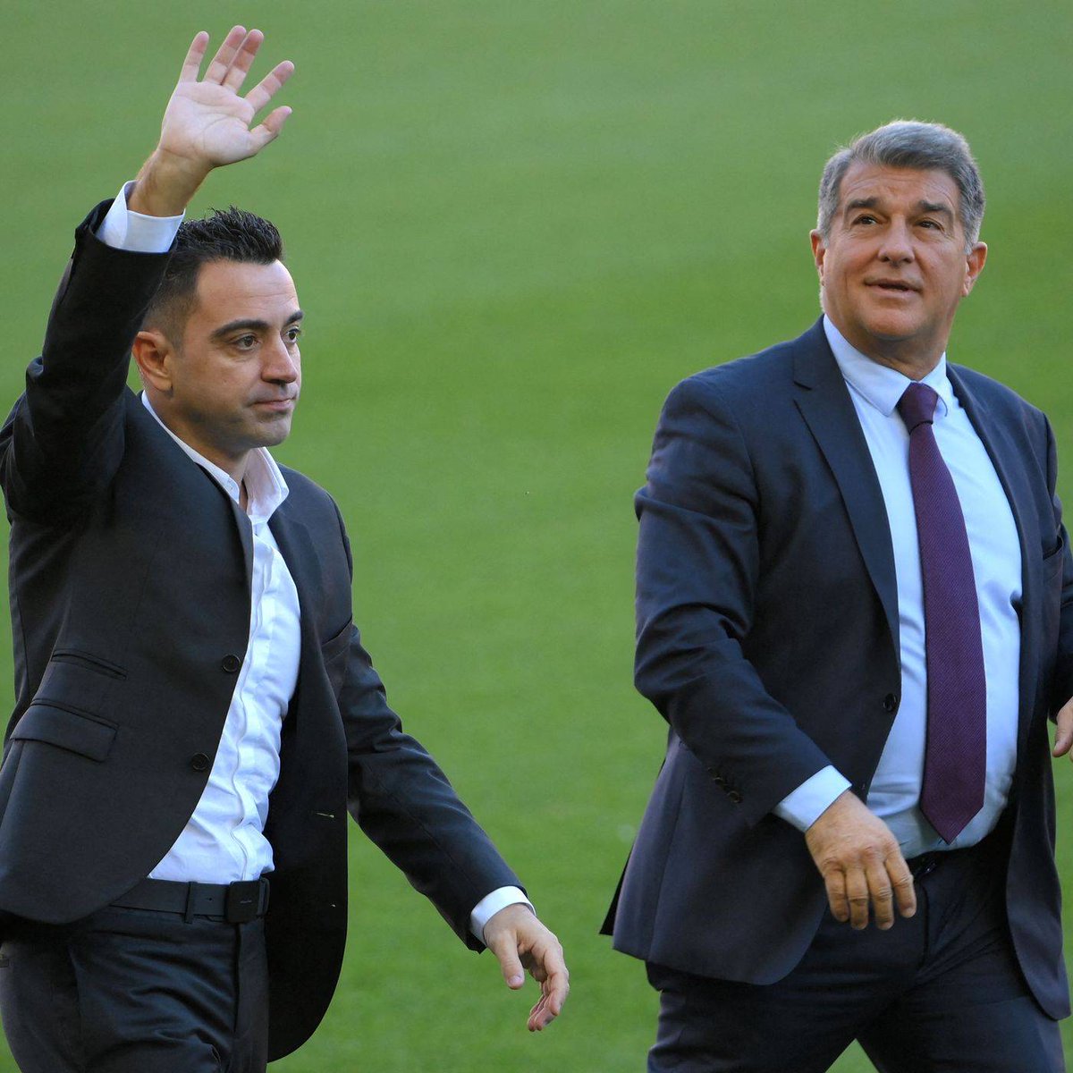 🚨🏅| Joan Laporta is doing everything possible to convince Xavi to stay, however the manager still hasn’t changed his mind and is only thinking about the next games. [@MatteMoretto] #fcblive