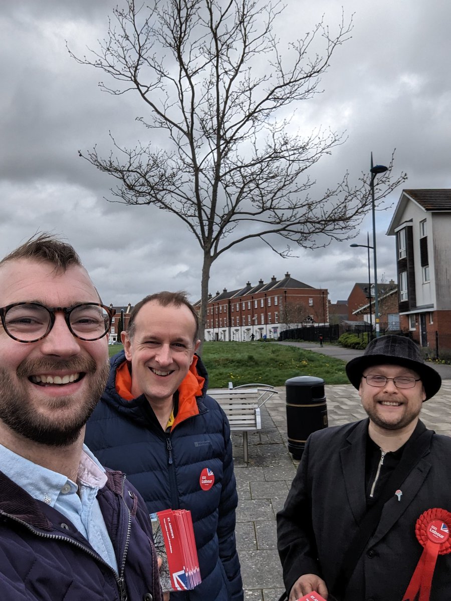 Two incredibly positive door knocking sessions today in St. Margaret and in St. Andrews 🌹 @swindonlabour