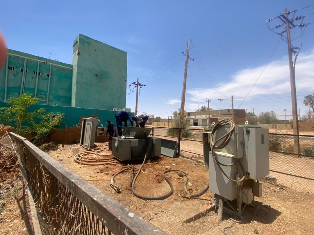 عودة الكهرباء لحي ابروف شمال في أمدرمان.
#السودان